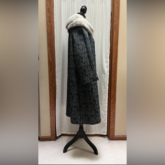 COPY - VTG Golet Brocade Womens Coat Classic Fit Natural Mink Collar - Picture 5 of 14
